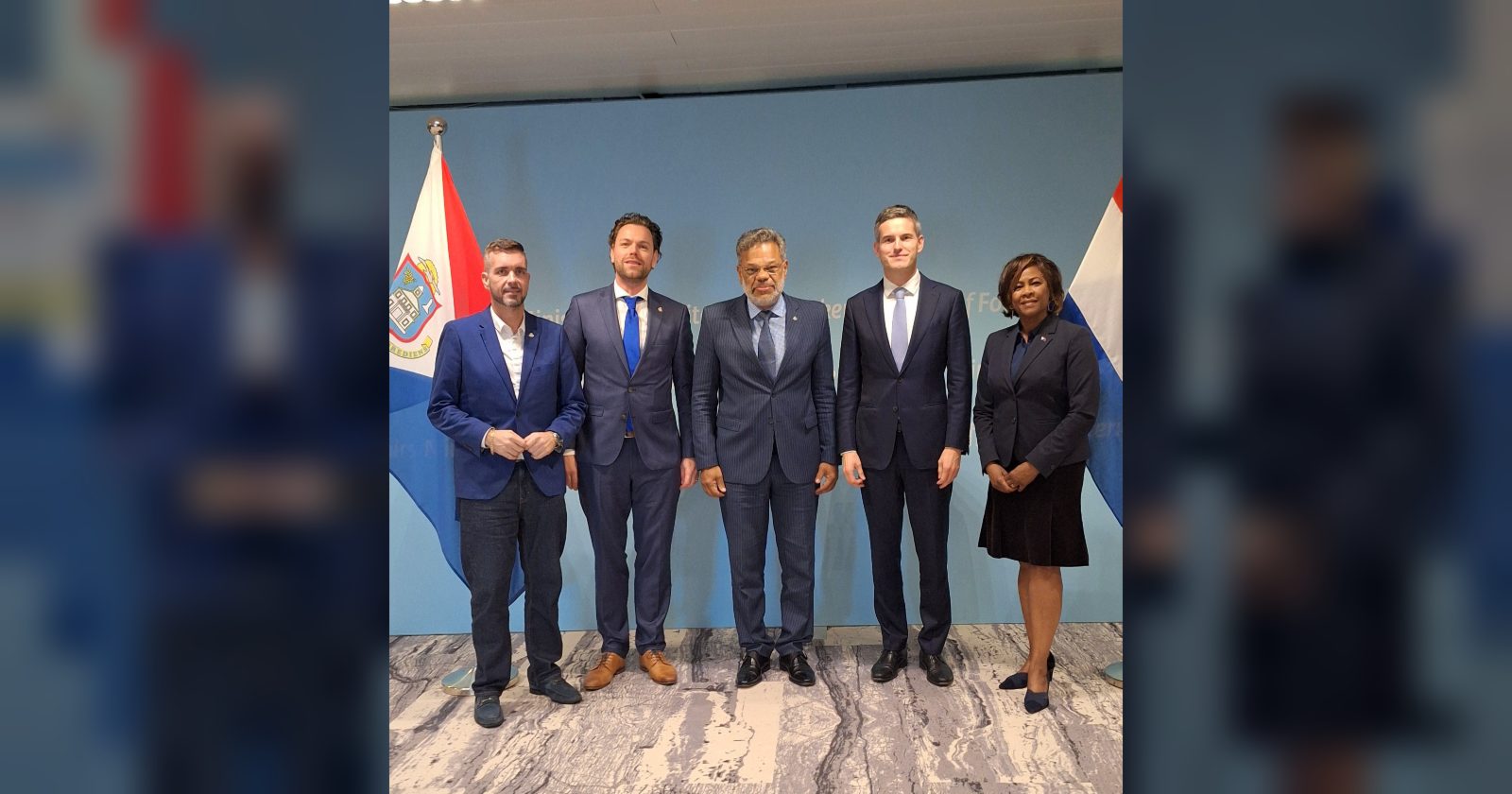 Photo supplied with the release “Mercelina meets Dutch foreign affairs minister in The Hague”.